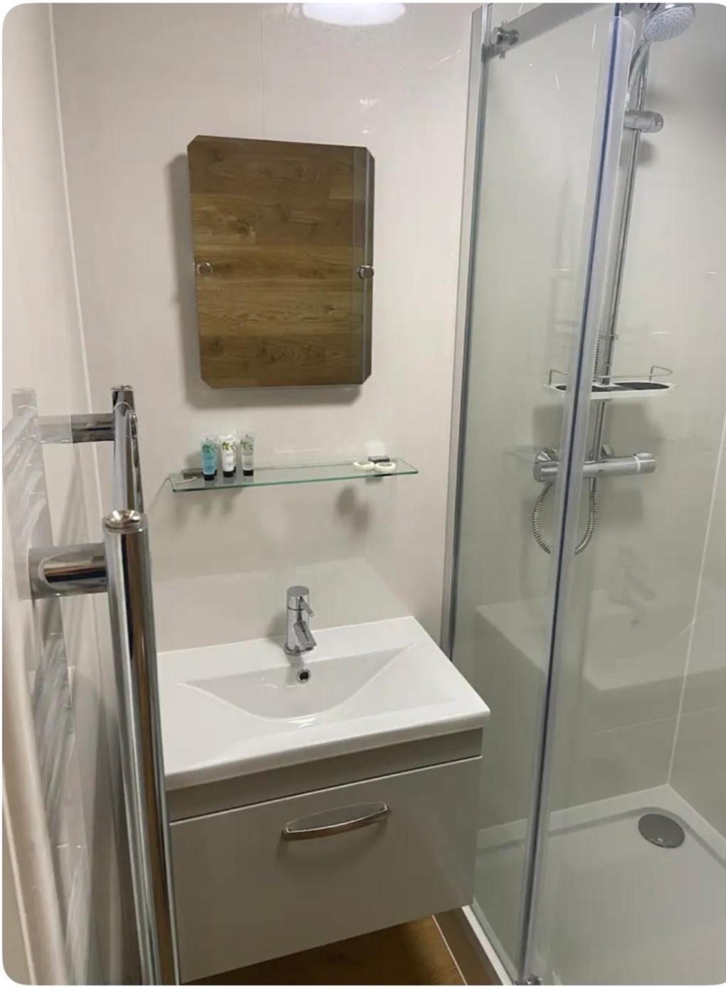 One Bedroom Ground Floor Flat Central Chichester Buitenkant foto