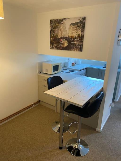 One Bedroom Ground Floor Flat Central Chichester Buitenkant foto